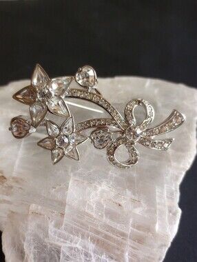 VINTAGE MONET CRYSTAL FLOWERS PIN BROOCH  SIGNED